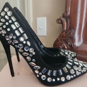 Akira dressy pumps